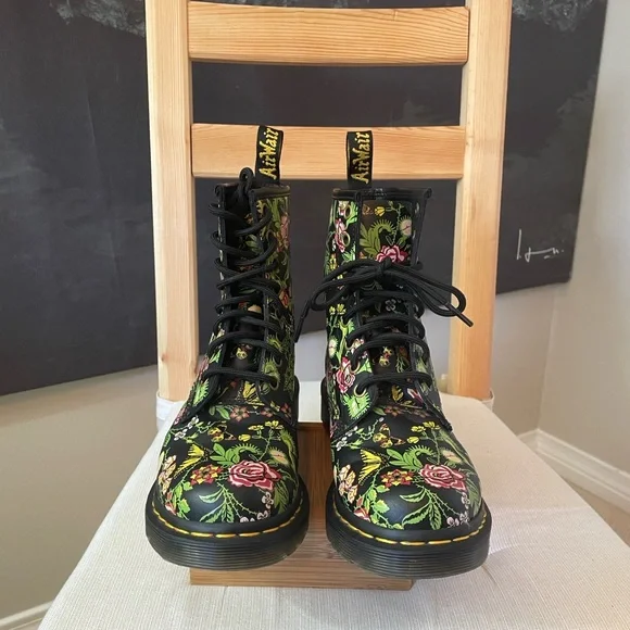 Dr Martens 1460 Floral Bloom Backhand Leather Lace Up Boots US L7 - Picture 5 of 17